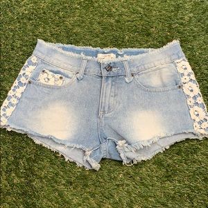 Lace trim jean shorts